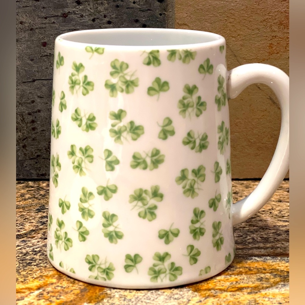 VINTAGE Schmid Music Box Green Shamrock Cup Mug  "When Irish Eyes Are Smiling"